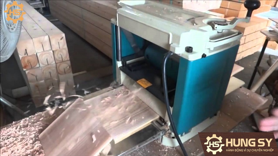 MAKITA-2012-NB-4