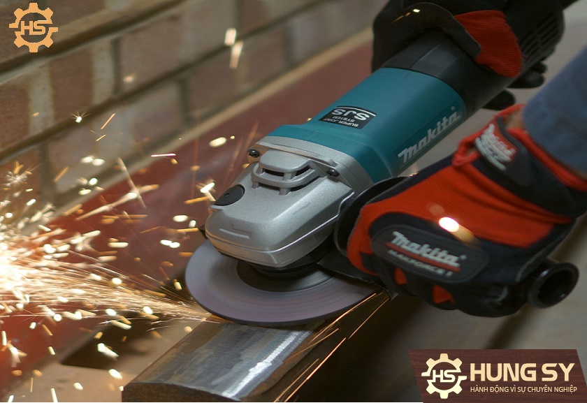 MAKITA-9556HB-3