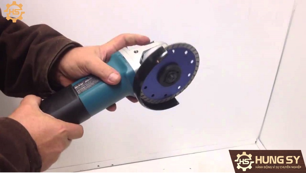 MAKITA-9565CVR-1