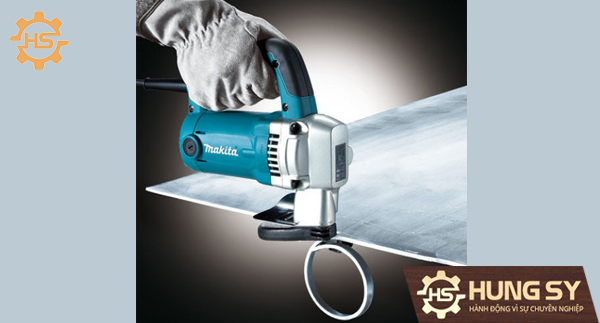 Máy cắt Makita JS3201