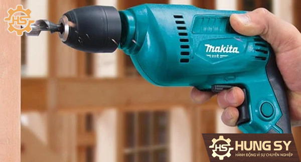 Makita M6002B