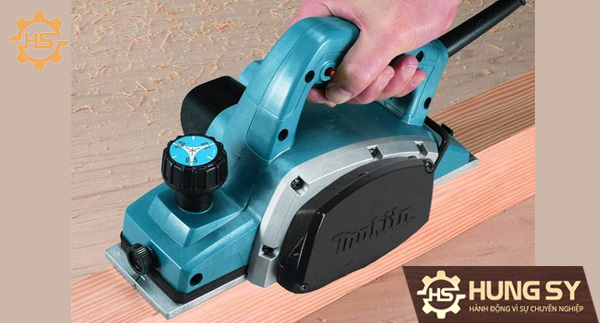 Makita N1900B