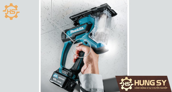 Máy cắt thạch cao dùng pin Makita SD100DZ